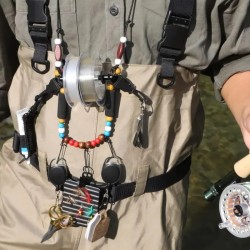 Collier de pêche à la mouche.