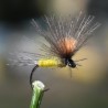 Mouche Parachute CDC jaune avec tag orange