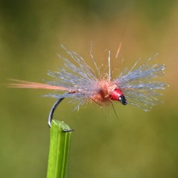 Mouche Red Spinner spent avec ailes en antron yarn